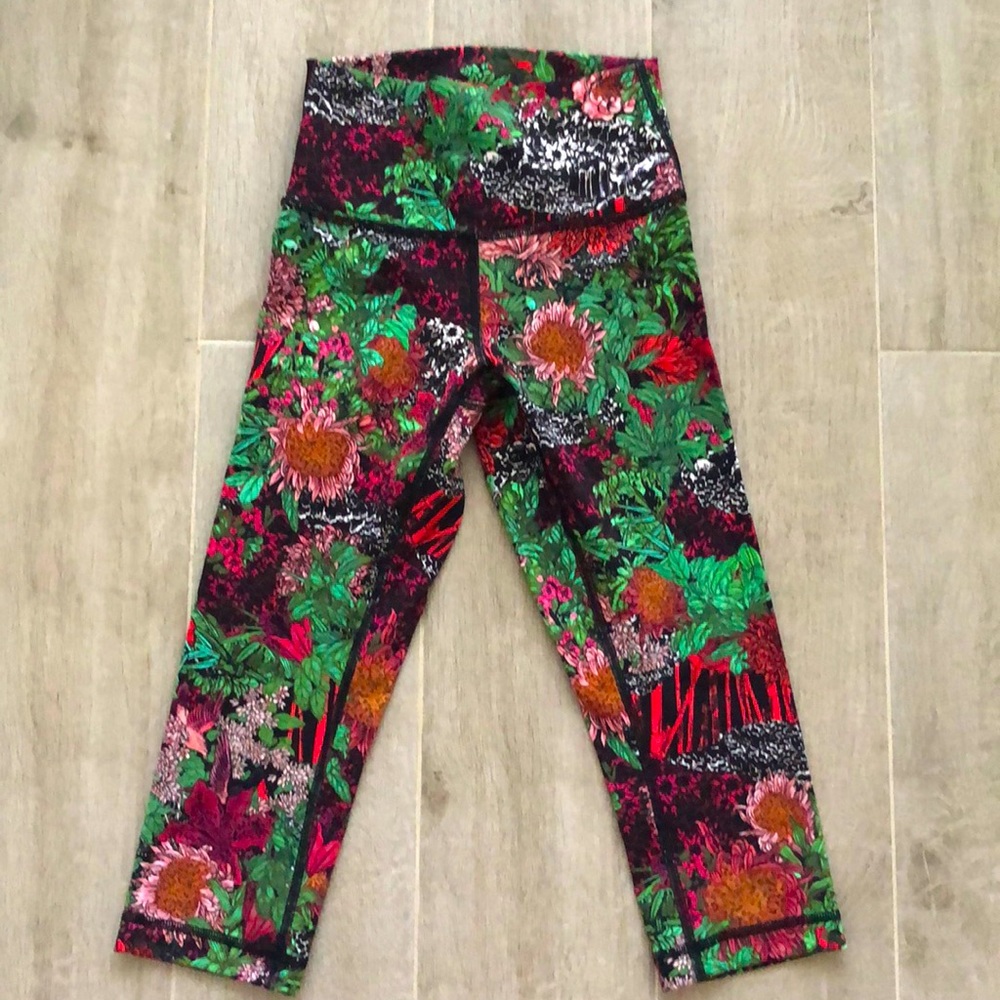 Lululemon flower print crops leggings size 2